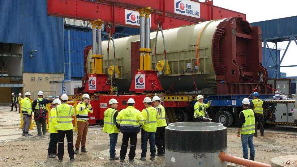 Transport generatora. Źródło: PGE, fot. Przemysław Marcisz