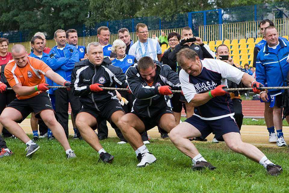 Spartakiada 2012 - przeciąganie liny / fot. z archiwum Katowickich Wodociągów S.A.