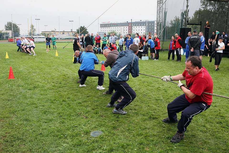 Spartakiada 2012 - przeciąganie liny / fot. z archiwum Katowickich Wodociągów S.A.