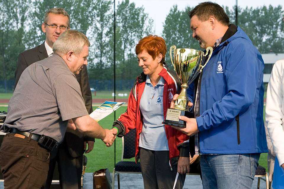 Spartakiada 2012 - zakończenie zawodów - wręczanie nagród / fot. z archiwum Katowickich Wodociągów S.A.