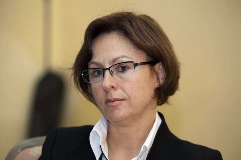 Systemy monitoringu pogodowego, a także pozyskiwanie danych opadowych do projektów na szczeblu powiatu - gminy omówiła dyrektor IMGW Poznań - Beata Grzonka  / fot. inzynieria.com