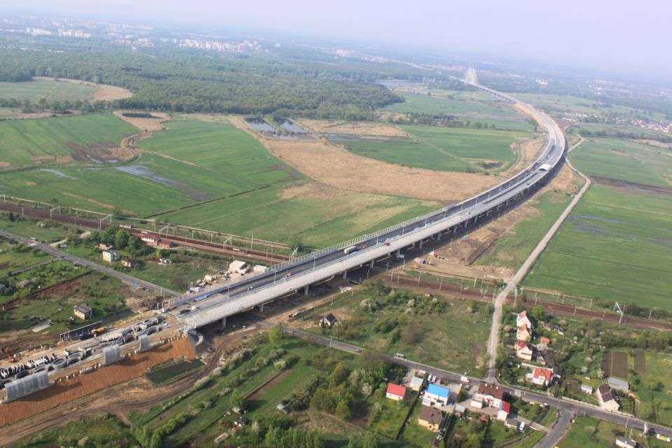 Obiekt WA 22A , na horyzoncie most Rędziński E-W. Fot. W. Kluczewski; archiwum GDDKiA O/Wrocław