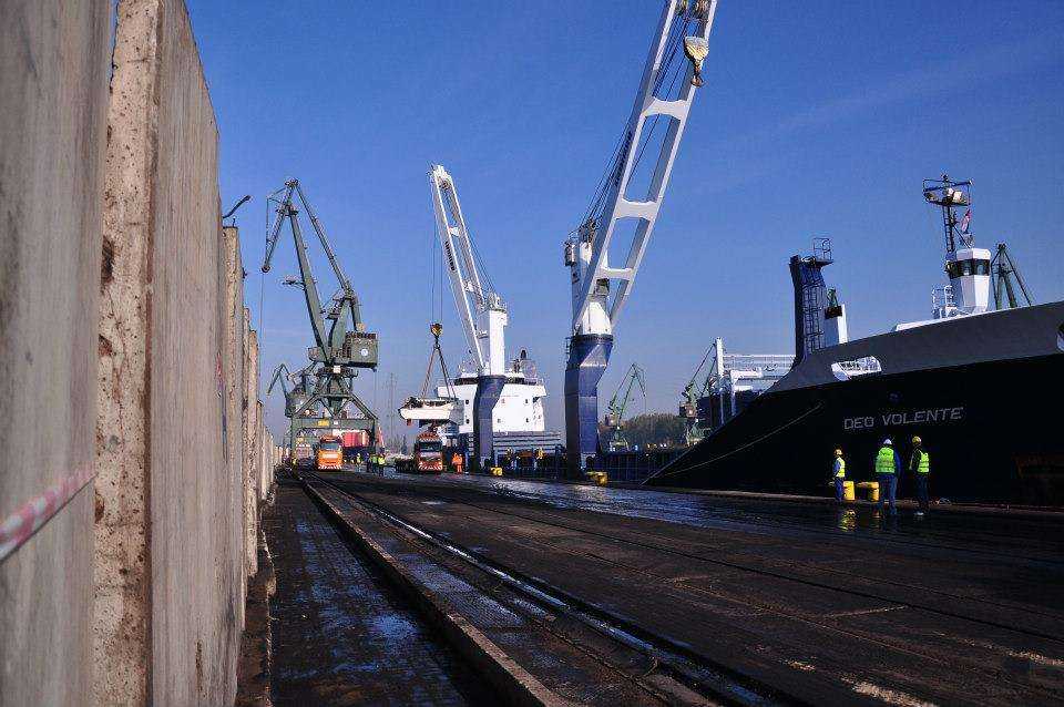 Rozładunek części TBM dla gdańskiego tunelu / Fot. z archiwum GIK sp. z o.o.