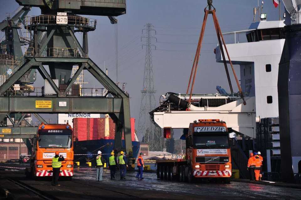 Rozładunek części TBM dla gdańskiego tunelu / Fot. z archiwum GIK sp. z o.o.