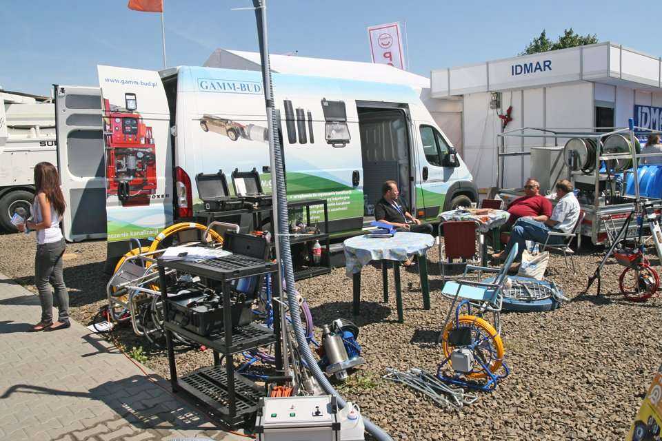 Wystawa maszyn i urządzeń w trakcie bydgoskich targów WOD-KAN 2011. Fot. www.inzynieria.com