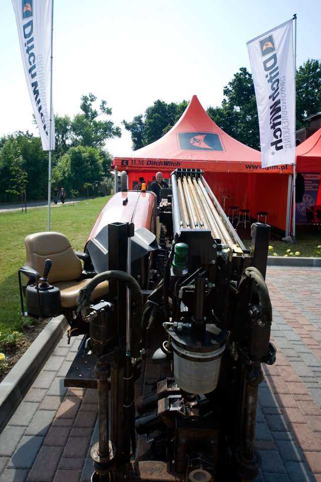 Maszyna firmy Ditch Witch na stoisku firmy JL MASKINER w Polsce sp. z o.o.