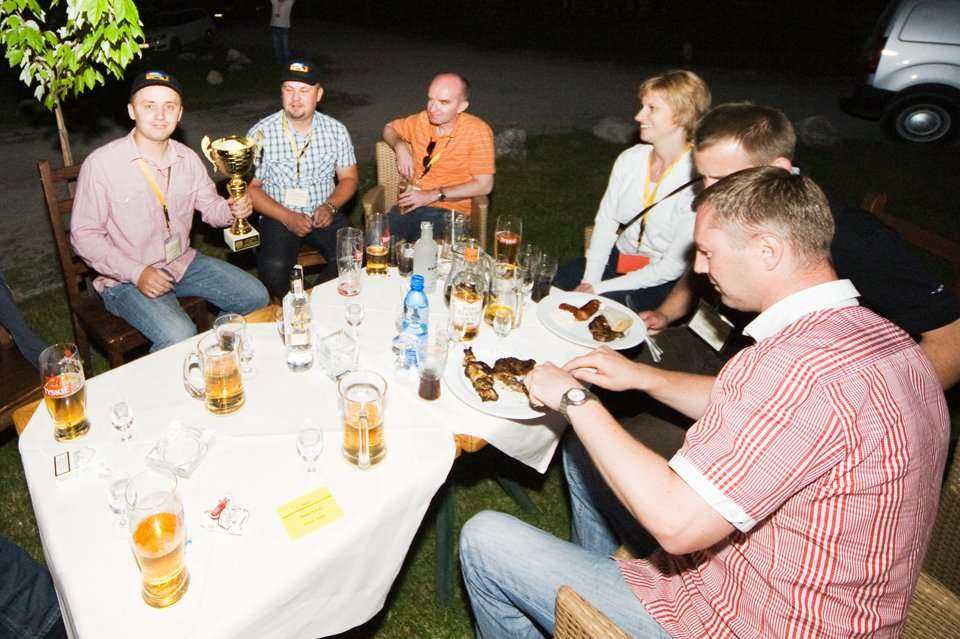 Biesiada grillowa w trakcie IX Międzynarodowej Konferencji, Wystawy i Pokazów Technologii INŻYNIERIA BEZWYKOPOWA 2011