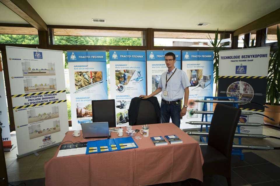 Wewnętrzne stoisko firmy DTA-TECHNIK sp. z o.o. przedstawiciela firmy Tracto-Technik w Polsce