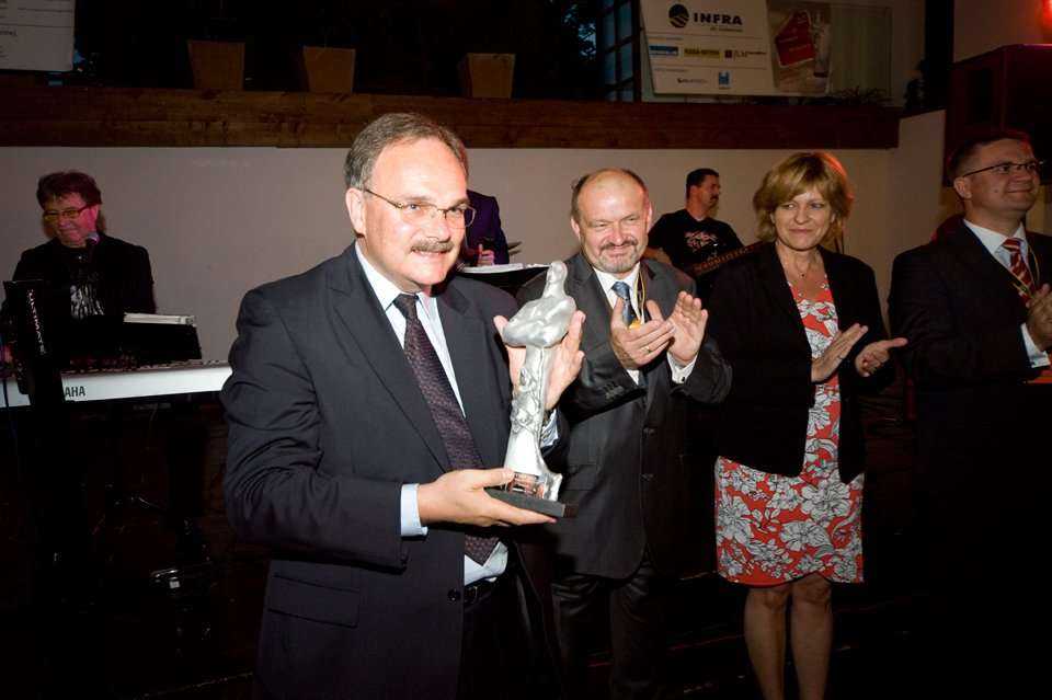 Członkowie Jury przyznającego nagrody TYTAN. Od lewej: dr inż. Karol Ryż z Politechniki Krakowskiej, dr hab. inż. Adam Wysokowski, prof. Uniwersytetu Zielonogórskiego, Professor Ph.D.P.Eng. Maria Anna Polak Ph.D.P.Eng. University of Waterloo - Kanada, Paw