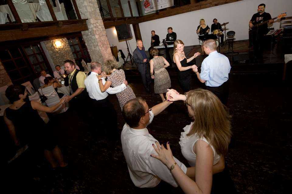 Zabawa taneczna w czasie uroczystej Gali wręczenia branżowych nagród TYTAN 2011 podczas IX Międzynarodowej Konferencji, Wystawy i Pokazów Technologii INŻYNIERIA Bezwykopowa 2011