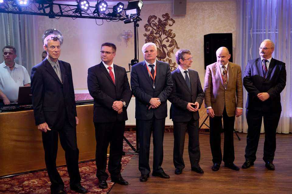 Skład komisji, od lewej: dr inż. Andrzej Kolonko z Politechniki Wrocławskiej, Paweł Kośmider - prezes Wydawnictwa INŻYNIERIA sp. z o.o., prof. dr hab inż. Cezary Madryas, dr inż. Florian G. Piechurski doc. Politechniki Śląskiej, prof. dr hab. inż. Adam Wy