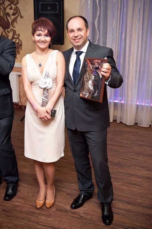 Urszula Stolarczyk z firmy Nawitel sp. z o.o. sp. k. oraz Henryk Oracz z firmy GAZ-SYSTEM S.A. / fot. <a href='http://www.quality-studio.com' target='_blank'>Quality Studio</a> dla www.inzynieria.com