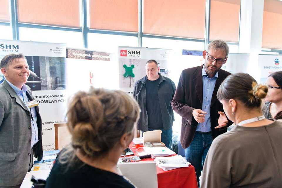 Stoiska firmowe podczas I Konferencji Budownictwo Podziemne 2015 / Dyskusje kuluarowe / fot. <a href='http://www.quality-studio.com' target='_blank'>Quality Studio</a> dla www.inzynieria.com