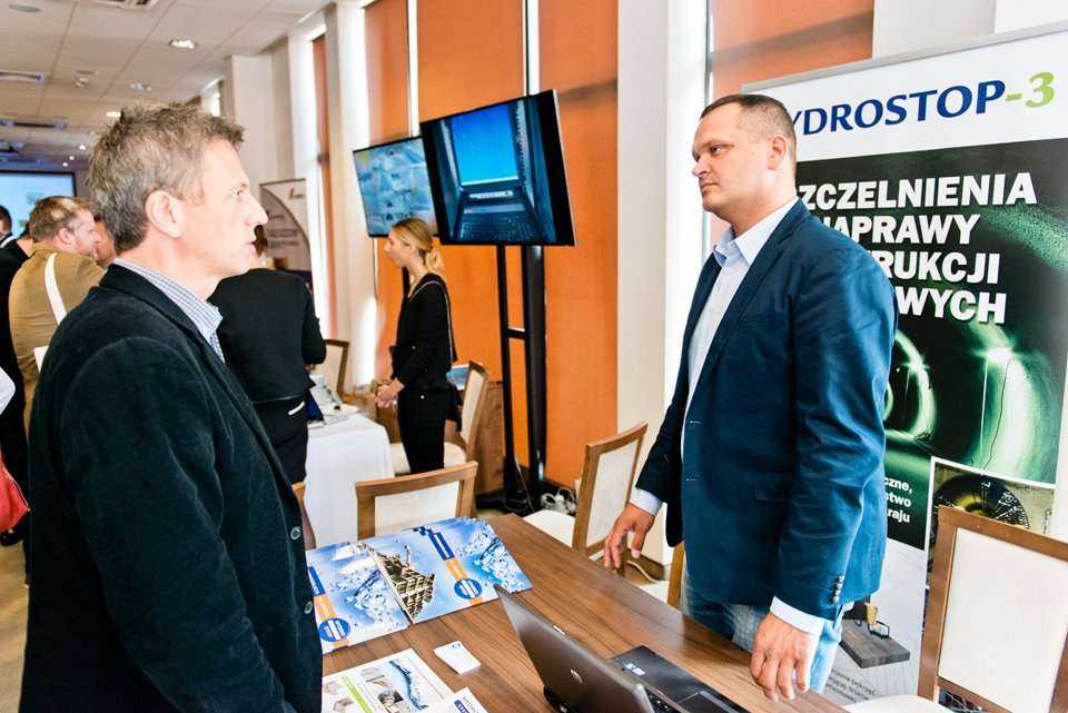 Stoiska firmowe podczas I Konferencji Budownictwo Podziemne 2015 / Dyskusje kuluarowe / fot. <a href='http://www.quality-studio.com' target='_blank'>Quality Studio</a> dla www.inzynieria.com