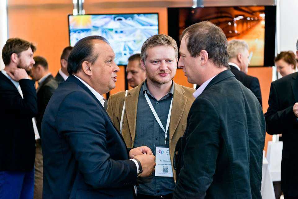 Stoiska firmowe podczas I Konferencji Budownictwo Podziemne 2015 / Dyskusje kuluarowe / fot. <a href='http://www.quality-studio.com' target='_blank'>Quality Studio</a> dla www.inzynieria.com