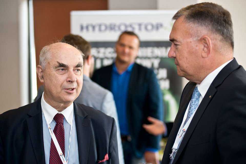 Stoiska firmowe podczas I Konferencji Budownictwo Podziemne 2015 / Dyskusje kuluarowe / fot. <a href='http://www.quality-studio.com' target='_blank'>Quality Studio</a> dla www.inzynieria.com