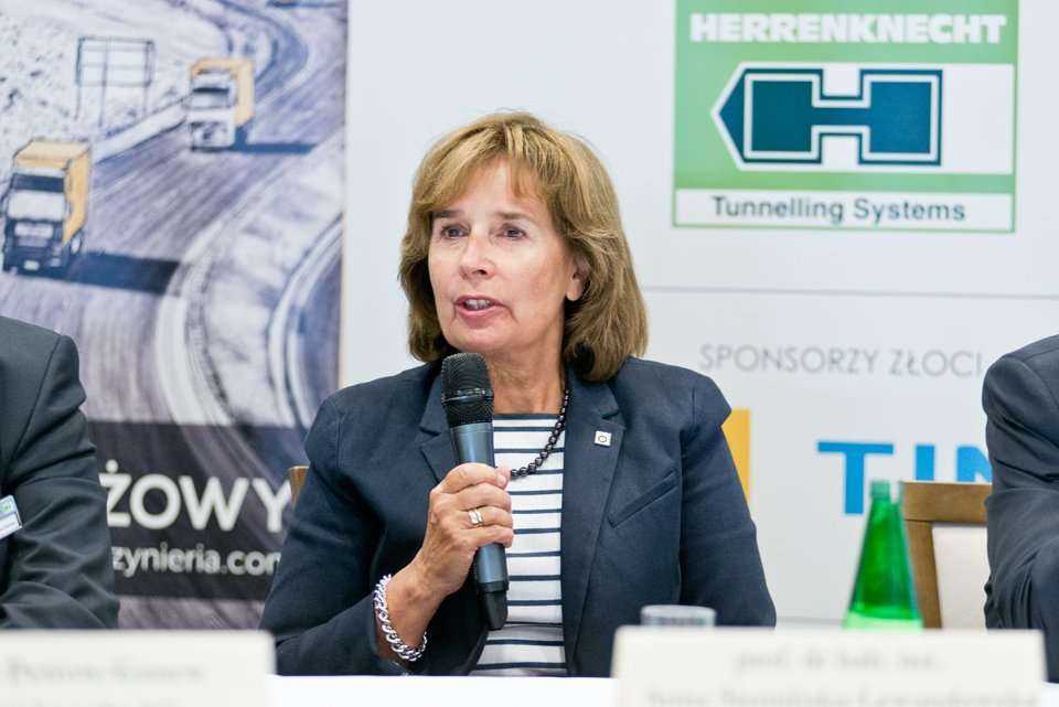 Panel dyskusyjny: Perspektywy budowy i rozbudowy metra w dużych obszarach miejskich na przykładzie Krakowa, Warszawy oraz Wrocławia - prof. dr hab. inż. Anna Siemińska-Lewandowska, Politechnika Warszawska / fot. <a href='http://www.quality-studio.com' tar