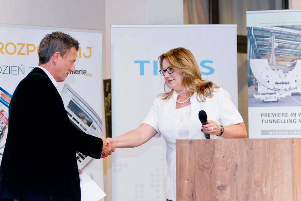Losowanie nagrody podczas I Konferencji Budownictwo Podziemne 2015 / fot. <a href='http://www.quality-studio.com' target='_blank'>Quality Studio</a> dla www.inzynieria.com