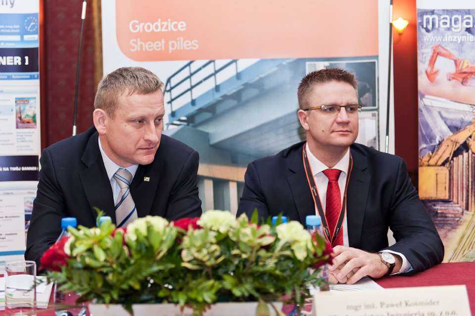 Członkowie prezydium. Od lewej: Piotr Rychlewski - Instytut Badawczy Dróg i Mostów, Paweł Kośmider z Wydawnictwa INŻYNIERIA sp. z o.o. / fot. <a href='http://www.quality-studio.com' target='_blank'>Quality Studio</a> dla www.inzynieria.com