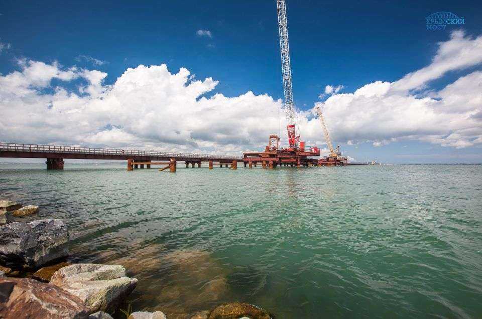 Przeprawa drogowo-kolejowa na Krym. Źródło: КРЫМСКИЙ МОСТ