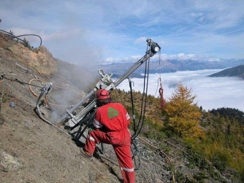 Możliwości maszyn SPEEDYDRILL w praktyce kotwienia i gwoździowania
