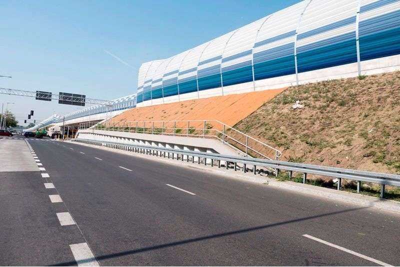 Mur oporowy południowo-wschodni na weźle Broniewskiego. Fot. www.s8powazkowska-modlinska.pl