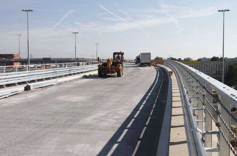 Odbudowywana łącznica w relacji zachód-północ na węźle Modlińska. Fot. www.s8powazkowska-modlinska.pl