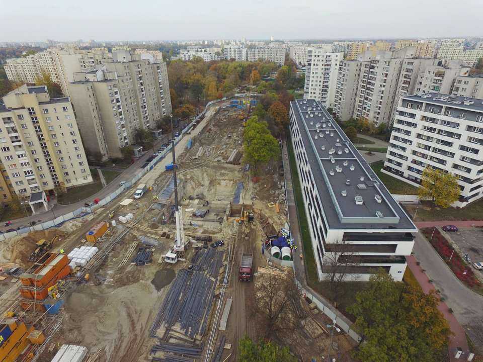 Pokaz odcinka kanalizacji zbudowanego z rur żelbetowych z okładziną PEHD o profilu jajowym – największych z oferty HABA-Beton. Fot. <a href='http://www.quality-studio.com' target='_blank'>Quality Studio</a> dla www.inzynieria.com