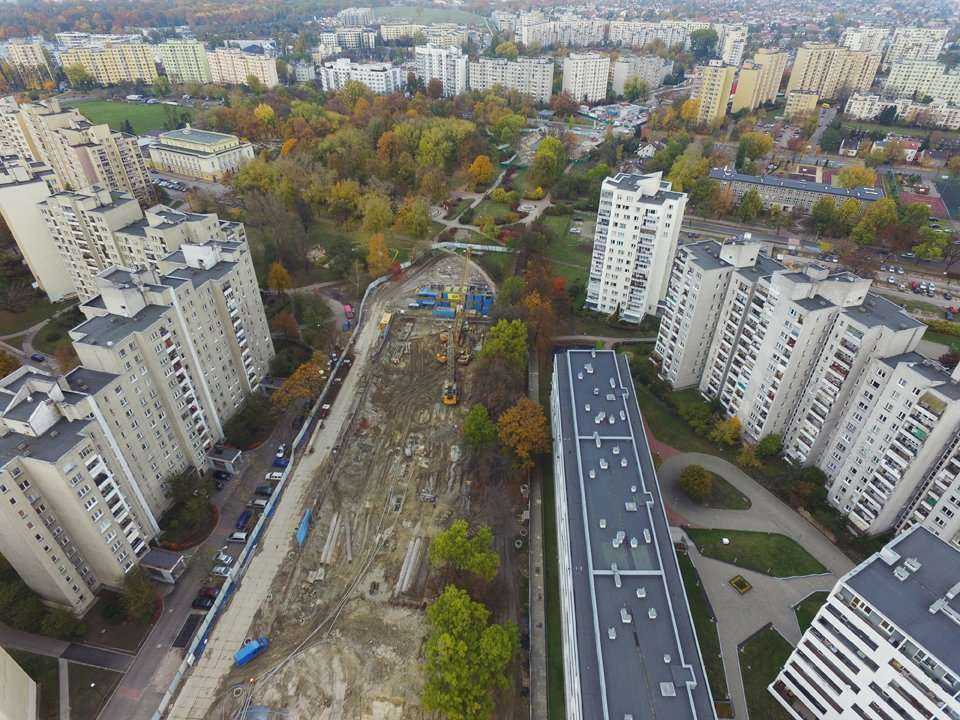 Pokaz odcinka kanalizacji zbudowanego z rur żelbetowych z okładziną PEHD o profilu jajowym – największych z oferty HABA-Beton. Fot. <a href='http://www.quality-studio.com' target='_blank'>Quality Studio</a> dla www.inzynieria.com