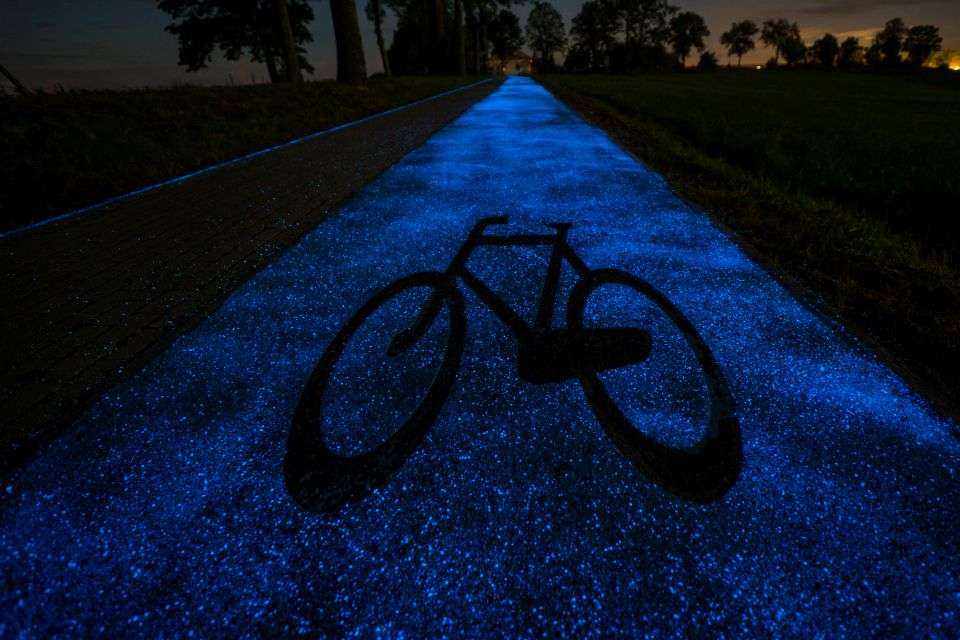 Świecąca ścieżka rowerowa. Źródło: TPA sp. z o.o.