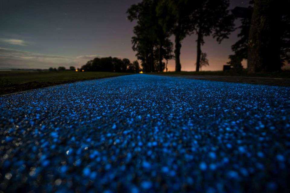 Świecąca ścieżka rowerowa. Źródło: TPA sp. z o.o.