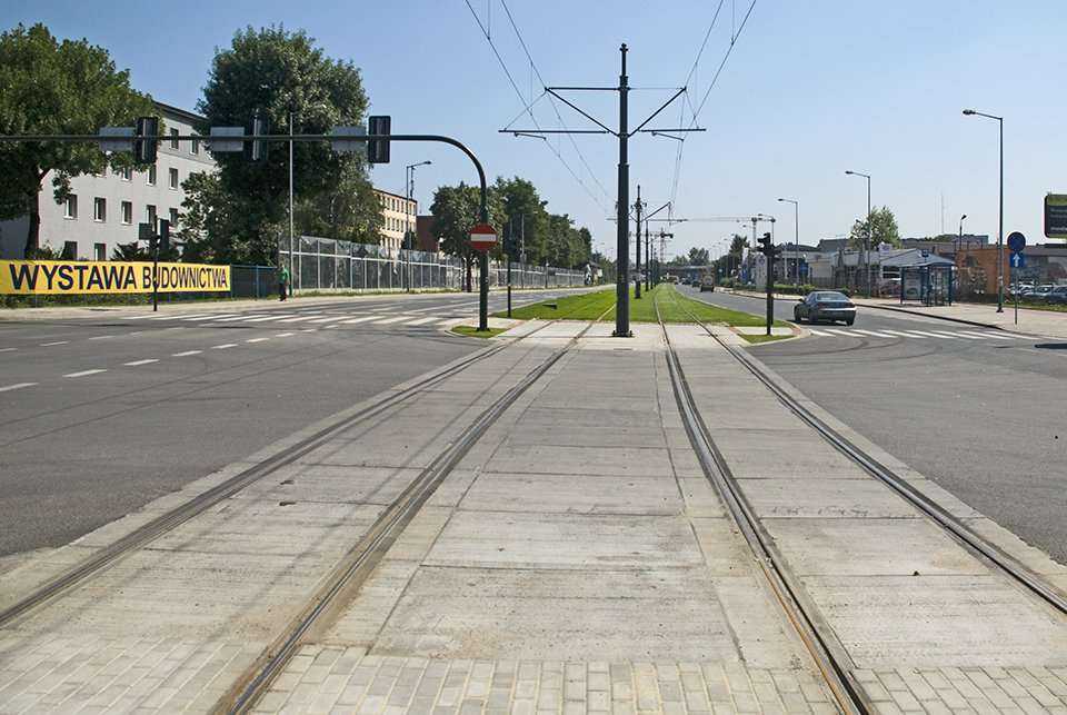 Gotowy odcinek szybkiego tramwaju przy ul. Herlinga Grudzińskiego i Klimeckiego. Stan na 11 sierpnia 2010