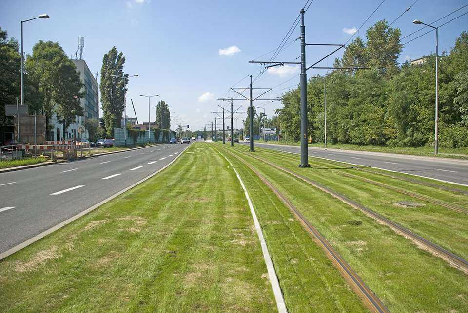 Gotowy odcinek szybkiego tramwaju przy ul. Herlinga Grudzińskiego i Klimeckiego. Stan na 11 sierpnia 2010