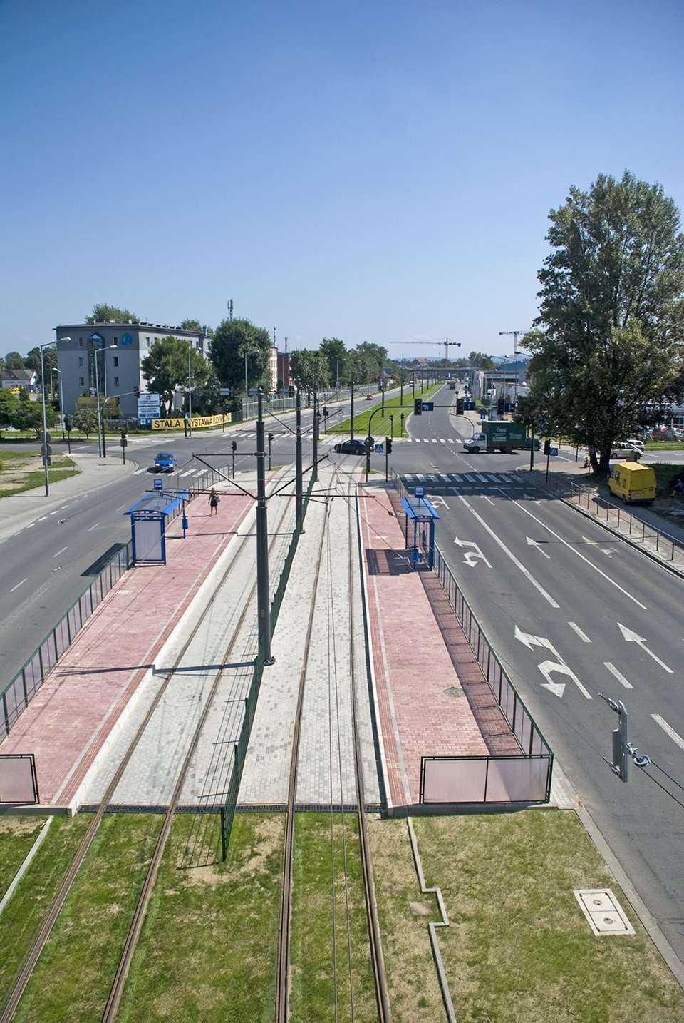 Gotowy odcinek szybkiego tramwaju przy ul. Herlinga Grudzińskiego i Klimeckiego. Stan na 11 sierpnia 2010