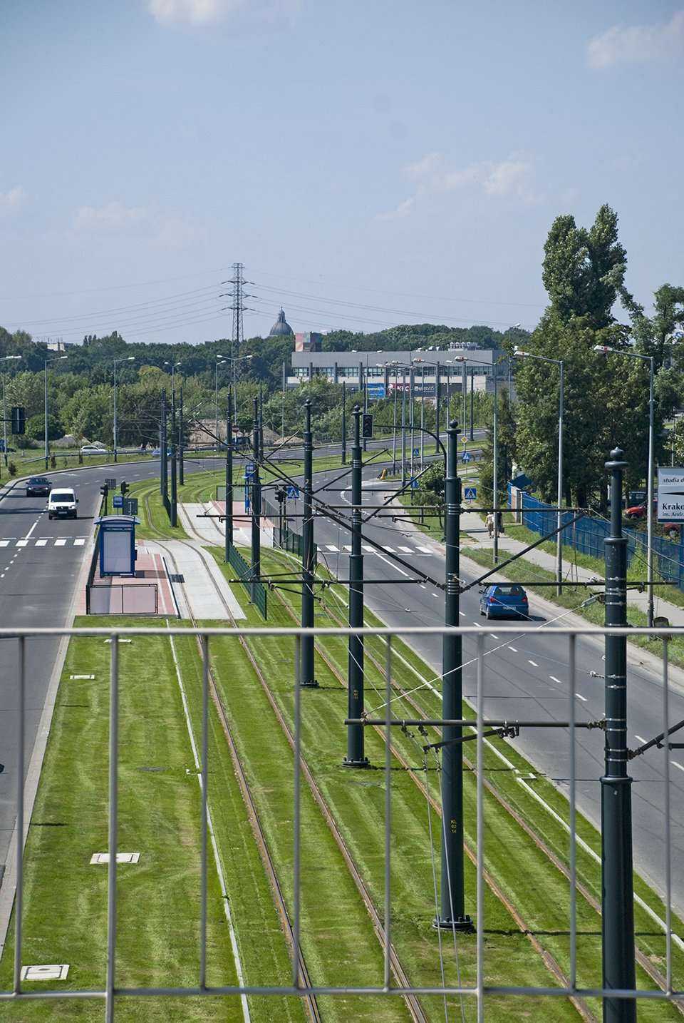 Gotowy odcinek szybkiego tramwaju przy ul. Herlinga Grudzińskiego i Klimeckiego. Stan na 11 sierpnia 2010