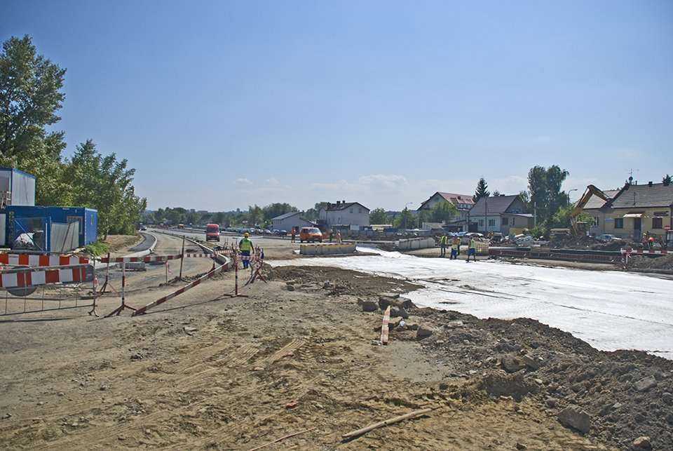 Budowa kolejnego odcinka szybkiego tramwaju przy ul Szklarskiej. Stan na 11 sierpnia 2010