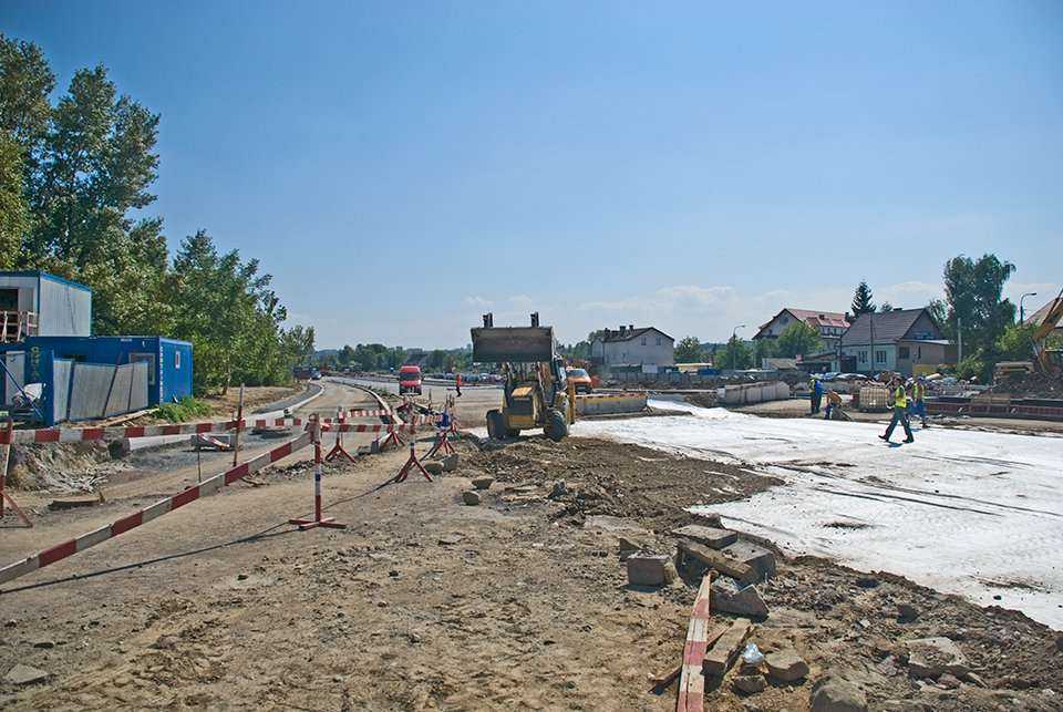 Budowa kolejnego odcinka szybkiego tramwaju przy ul Szklarskiej. Stan na 11 sierpnia 2010