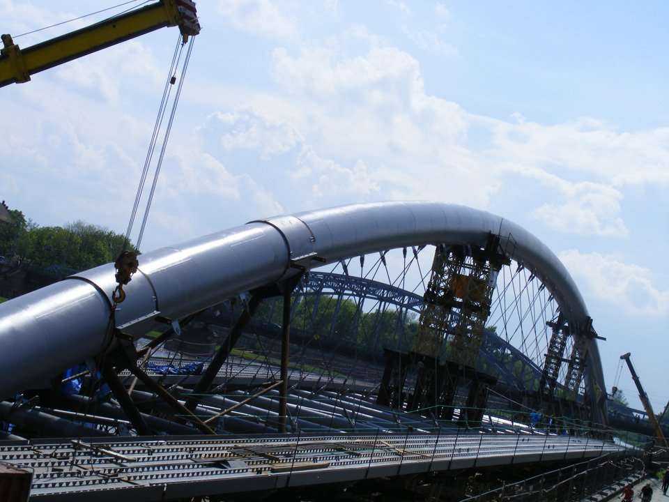 Budowa kładki - stan na 08.05.2010; fot.: inzynieria.com