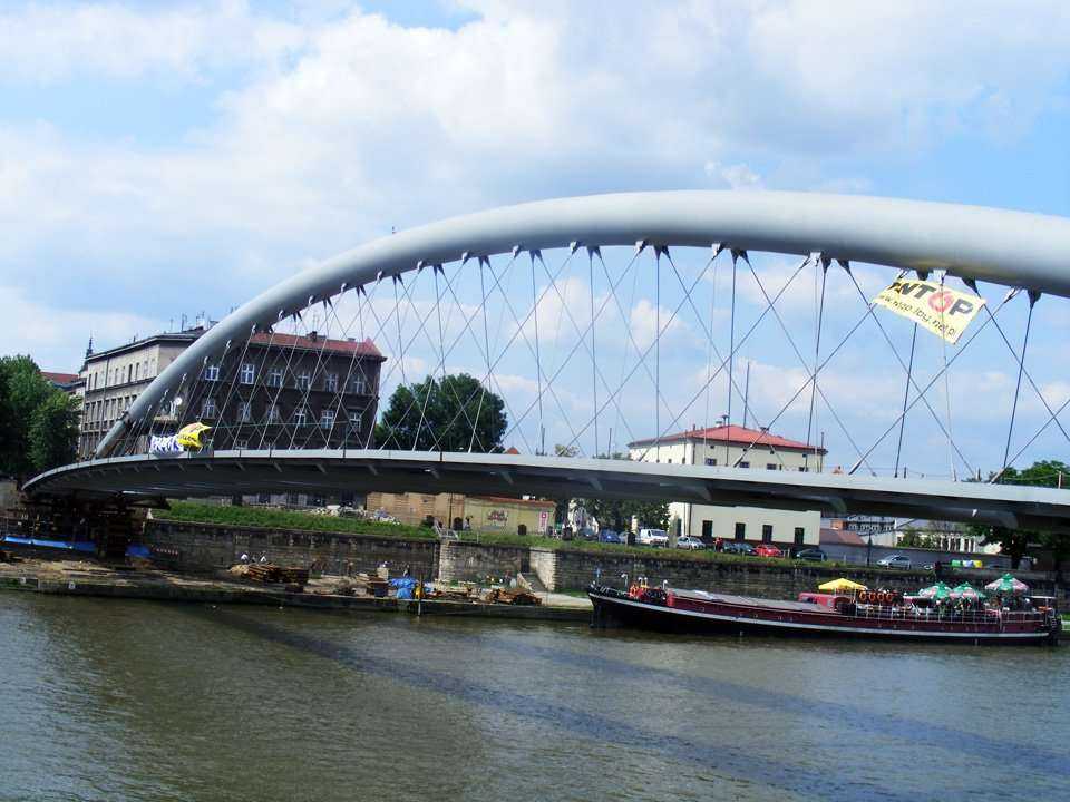 Budowa kładki - stan na 26.06.2010; fot.: inzynieria.com