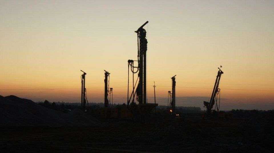 Budowa autostrady A4, Tarnów-Korczowa (2010). W ramach budowy nowego odcinka autostrady A4, między Tarnowem a Korczową, Keller Polska wykonała większość robót związanych ze wzmocnieniem gruntu. Zakres prac był imponujący: 923,000 mb kolumn żwirowych, 295,