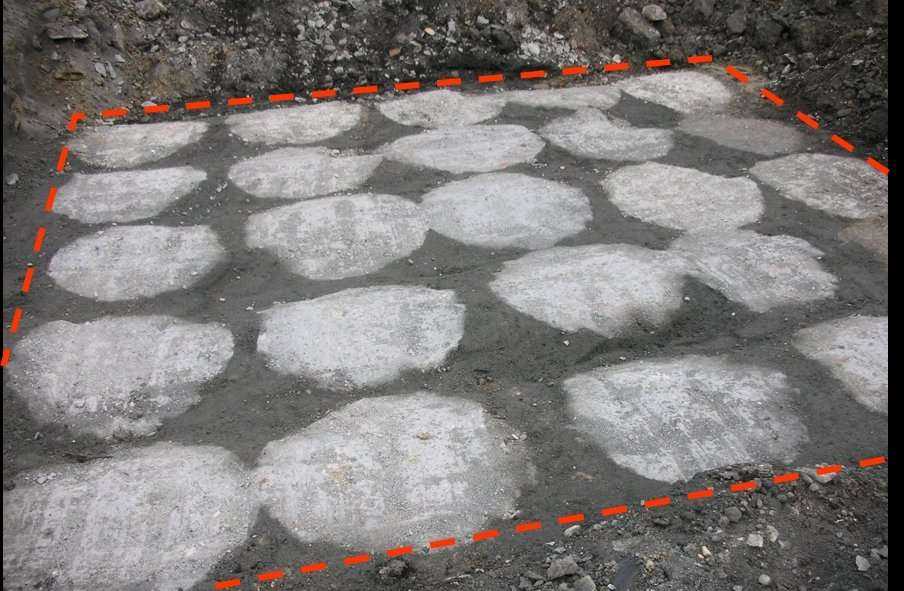 Posadowienie Centrum Plaza w Rybniku na kolumnach DSM (2005 r.). Budynek dużego centrum usługowo-rozrywkowego, obejmującego 187 stóp fundamentowych o obciążeniu do 16500 kN, planowano posadowić na palach CFA o średnicy 80 cm. Rozwiązanie zamienne, wdrożon