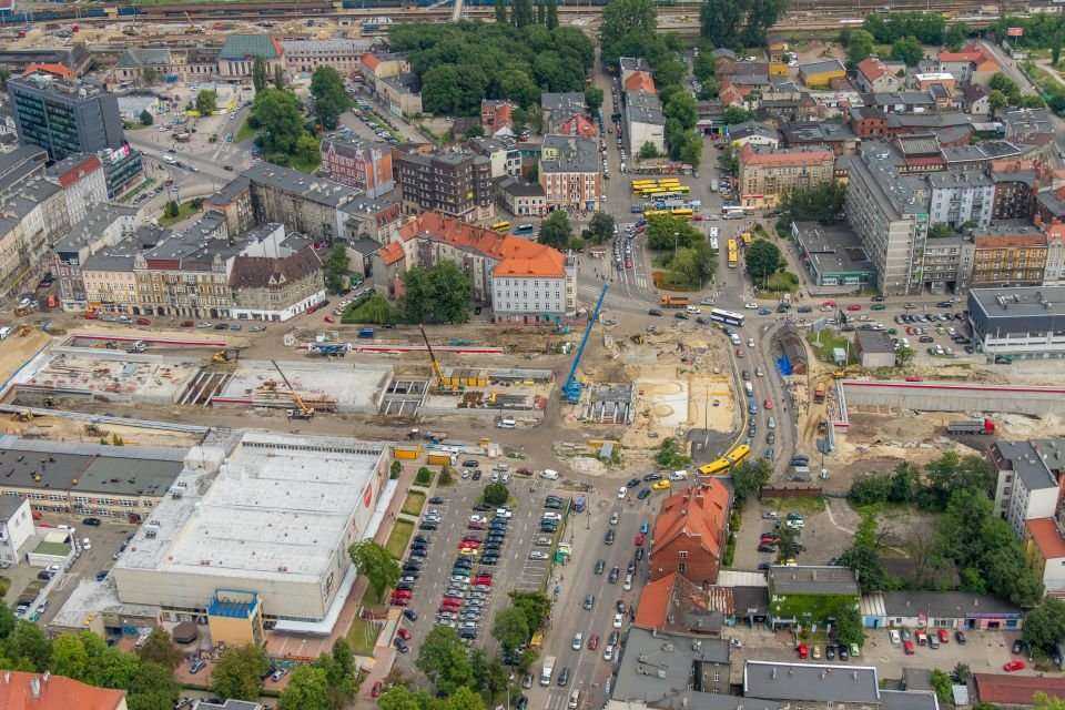 Ul. Dworcowa w Gliwicach. Fot. Krzysztof Krzemiński / DTŚ S.A. (czerwiec 2015)