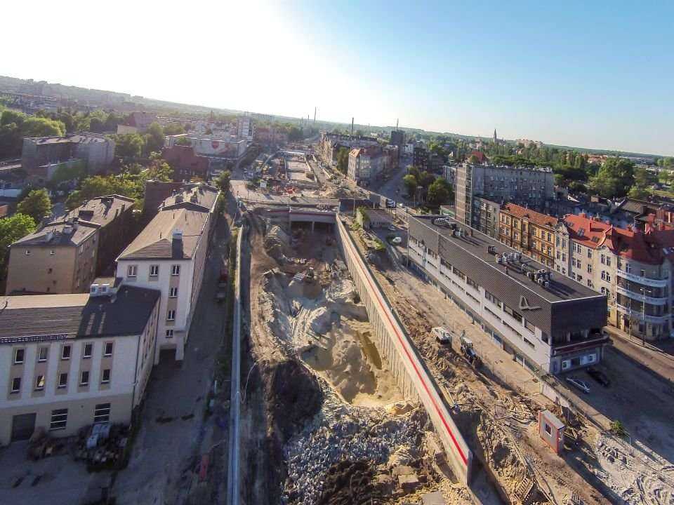Ul. Dworcowa w Gliwicach. Fot. Krzysztof Krzemiński / DTŚ S.A. (czerwiec 2015)