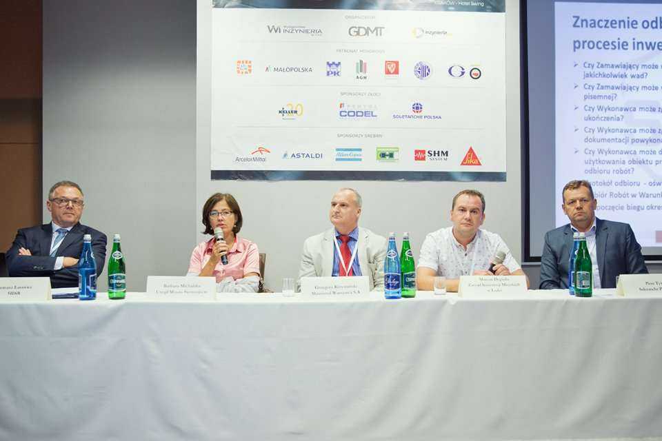 Od lewej: Tomasz Paweł Latawiec, SIDiR, Niezależny Inżynier Konsultant, Ekspert i Rozjemca FIDIC, Arbiter; Barbara Michalska, I Zastępca Prezydenta Miasta Świnoujście; Grzegorz Krzystański, Mostostal Warszawa SA; Marcin Dyguda, Zarząd Inwestycji Miejskich