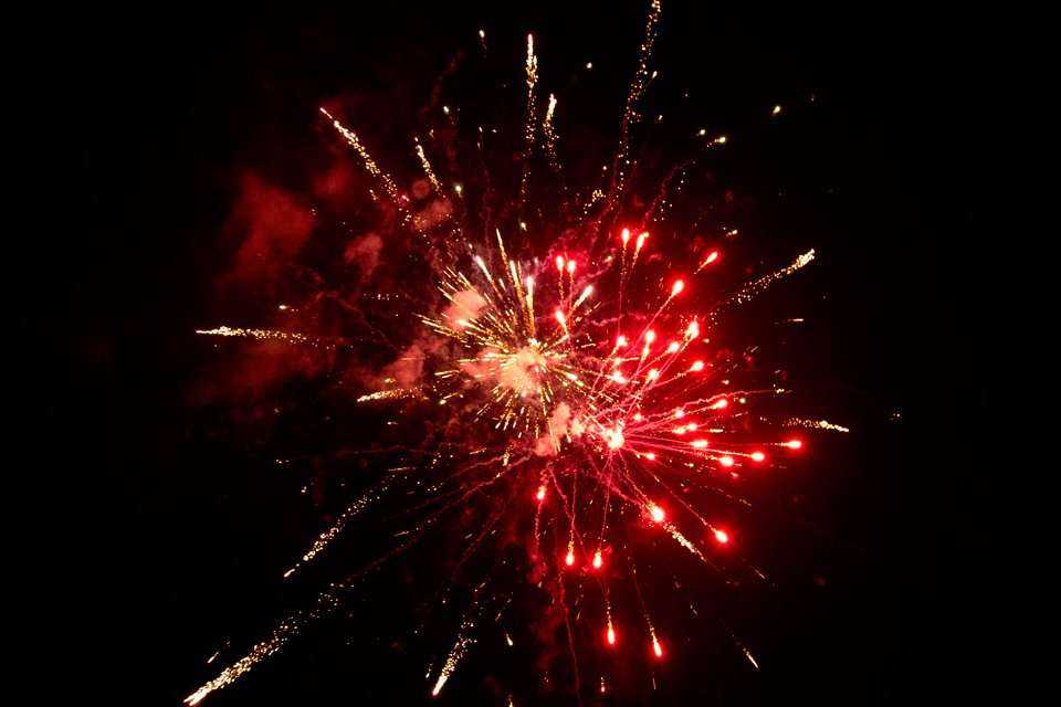 Pokaz sztucznych ogni / fot. <a href='http://www.quality-studio.com' target='_blank'>Quality Studio</a> dla www.inzynieria.com