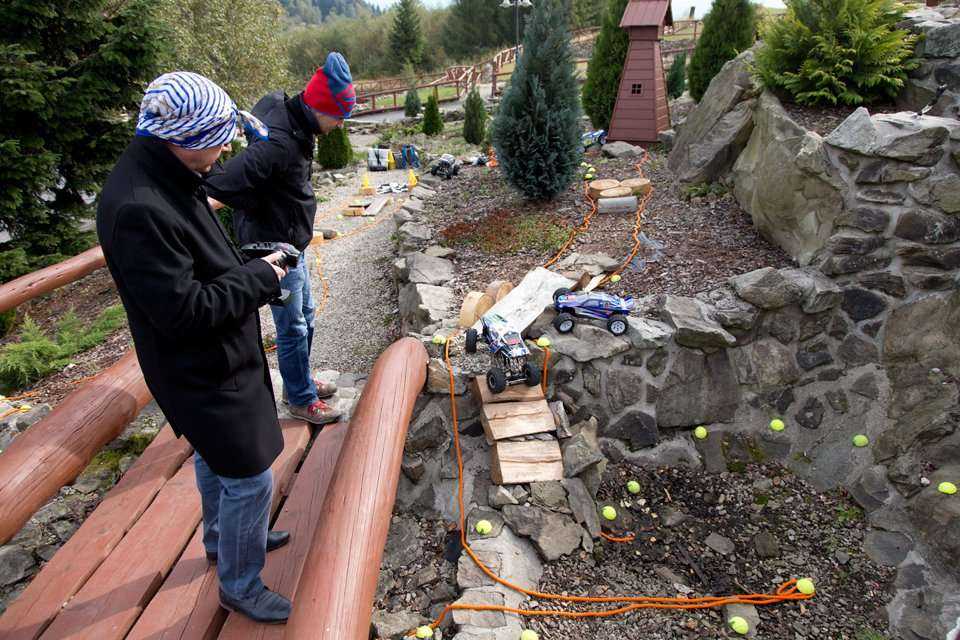 Zawody w jeździe sterowanymi zdalnie modelami samochodów terenowych / fot. <a href='http://www.quality-studio.com' target='_blank'>Quality Studio</a> dla www.inzynieria.com