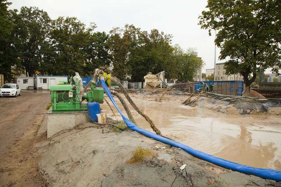 Budowa stacji Powiśle - stan na 25.08.2011 r. / fot. inzynieria.com