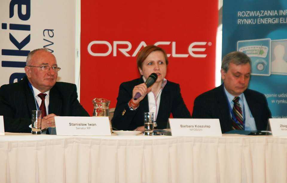 Od lewej:  Stanisław Iwan, Senator RP, Wiceprzewodniczący Parlamentarnego Zespołu ds. Energetyki, Barbara Koszułap, Zastępca Prezesa Zarządu, Narodowy Fundusz Ochrony Środowiska i Gospodarki Wodnej, Zbigniew Kubacki, Dyrektor Departamentu Energii Jądrowej