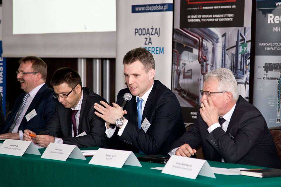 Od lewej: Ryszard Gajewski - Polska Izba Biomasy, Grzegorz Żebrowski - EDF Polska, Piotr Czopek - Ministerstwo Gospodarki Tadeusz Arkit - Sejm RP fot. <a href='http://www.quality-studio.com' target='_blank'>Quality Studio</a> dla www.inzynieria.com