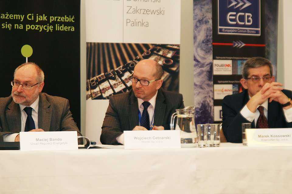 Od lewej: Maciej Bando, Wiceprezes Urzędu Regulacji Energetyki; Wojciech Cetnarski, Prezes Zarządu, Wento Sp. z o.o.; Marek Kossowski, Członek Zarządu, Polska Izba Gospodarcza Energii Odnawialnej / fot. inzynieria.com